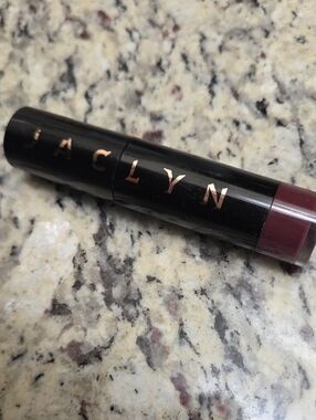 NEW Jaclyn Cosmetics Liquid Plush Blush in PLUSH BERRY